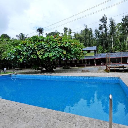 Leisure Homestay - Pool, Boating, Zipline, Home Food, Estate Chikmagalūr المظهر الخارجي الصورة